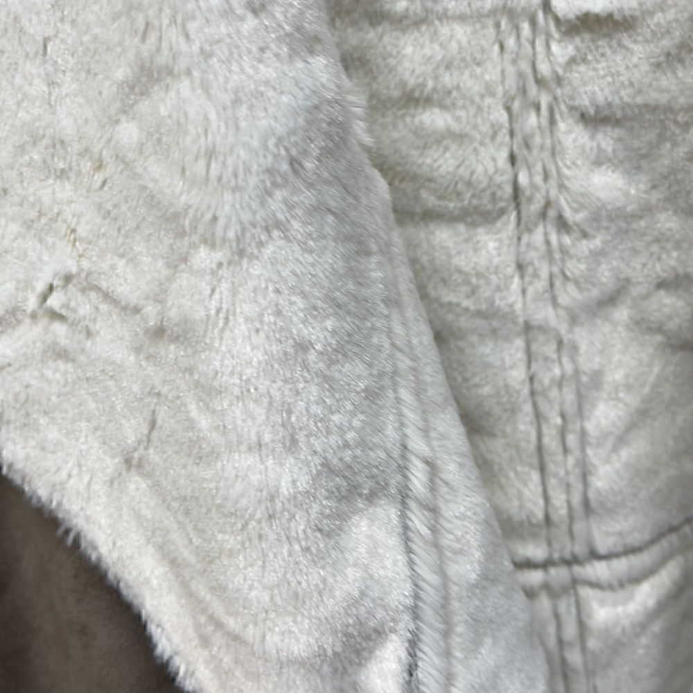 Vest    - Picture 4 of 5
